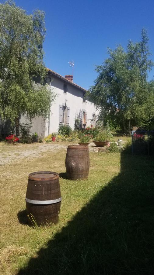 Chambres Et Gite Dans Un Lieu Calme Et Champetre Gourge Les Grippeaux Proche Parthenay 외부 사진