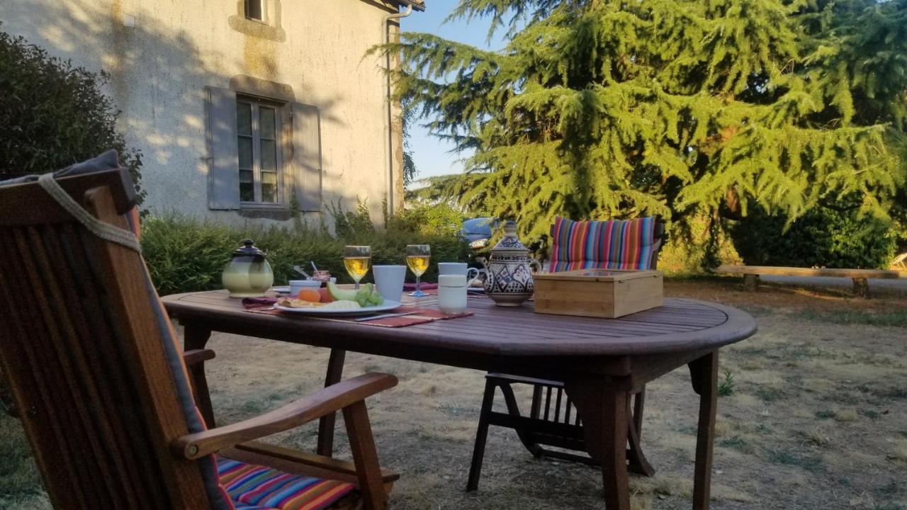 Chambres Et Gite Dans Un Lieu Calme Et Champetre Gourge Les Grippeaux Proche Parthenay 외부 사진