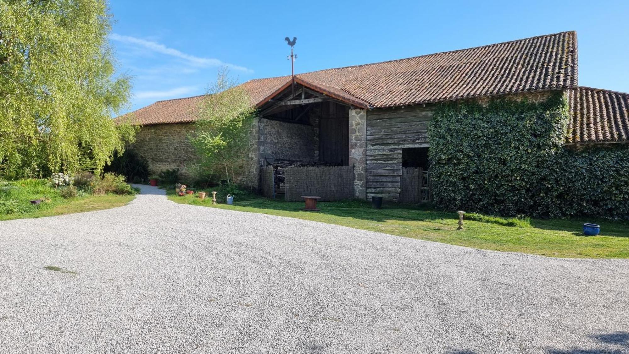 Chambres Et Gite Dans Un Lieu Calme Et Champetre Gourge Les Grippeaux Proche Parthenay 외부 사진